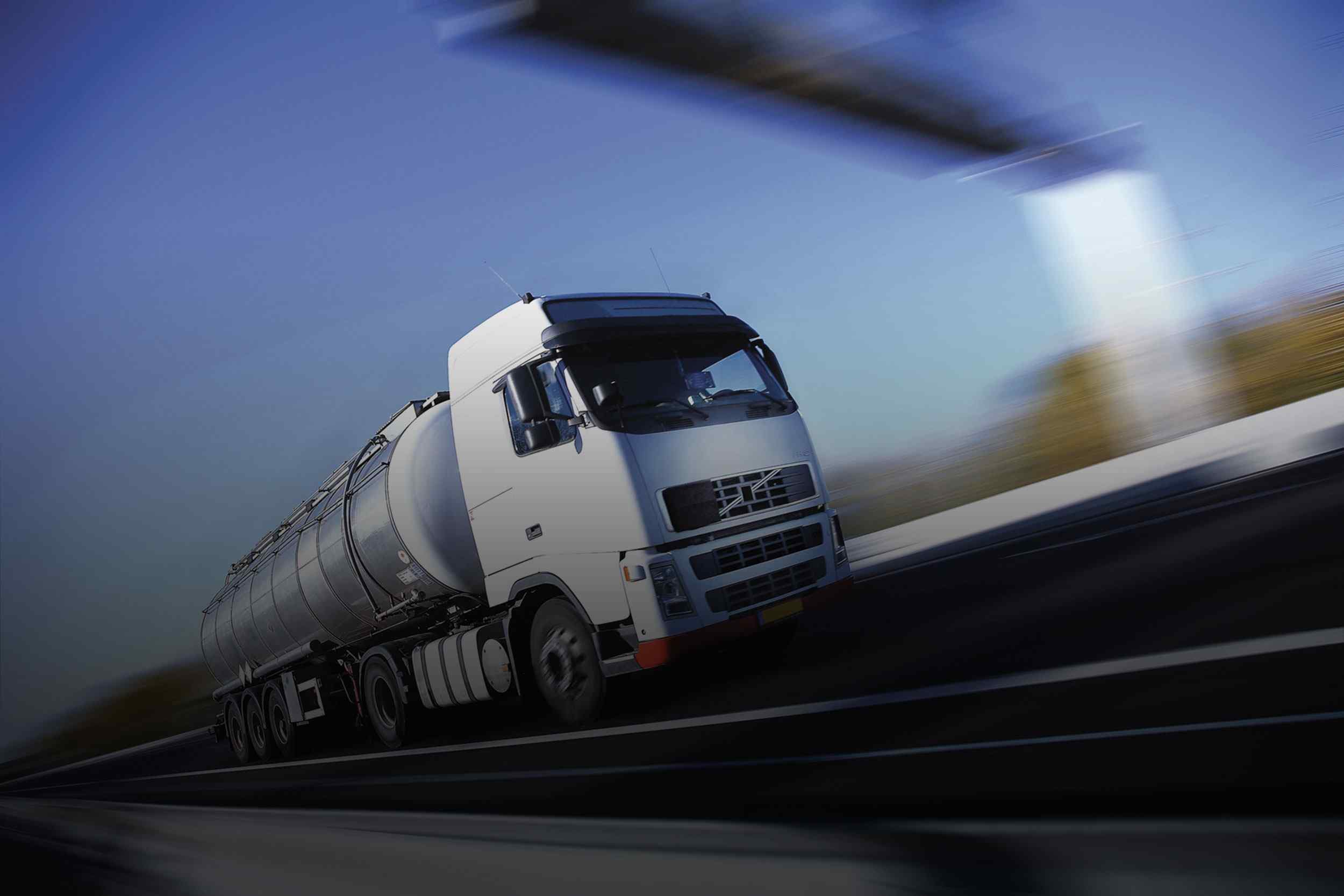 https://gesitsuksesmaju.com/wp-content/uploads/2015/09/White-Truck-single.jpg